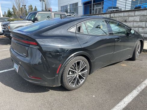 Used 2024 Toyota Prius XLE image 33