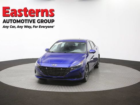 Used 2022 Hyundai Elantra SEL w/ Convenience + Premium Package FWD image 55