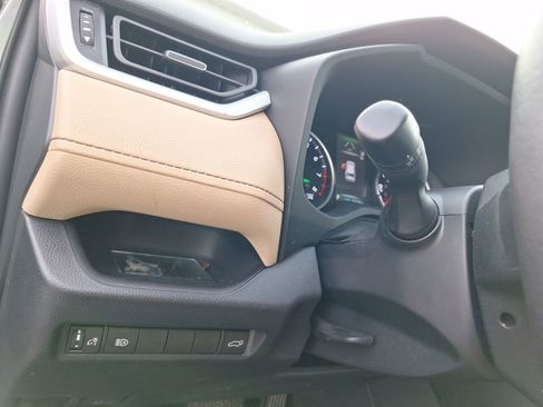 Used 2022 Toyota RAV4 XLE Premium image 17