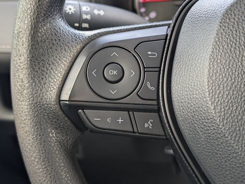 Used 2020 Toyota RAV4 LE image 15