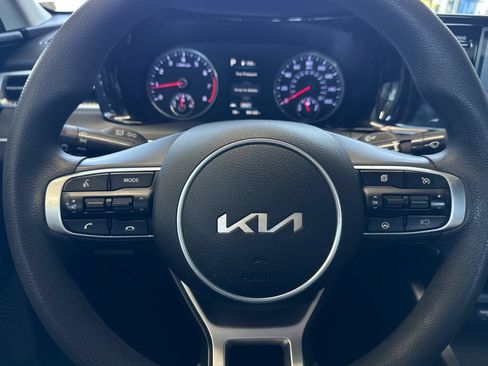 Used 2022 Kia K5 LXS FWD image 22
