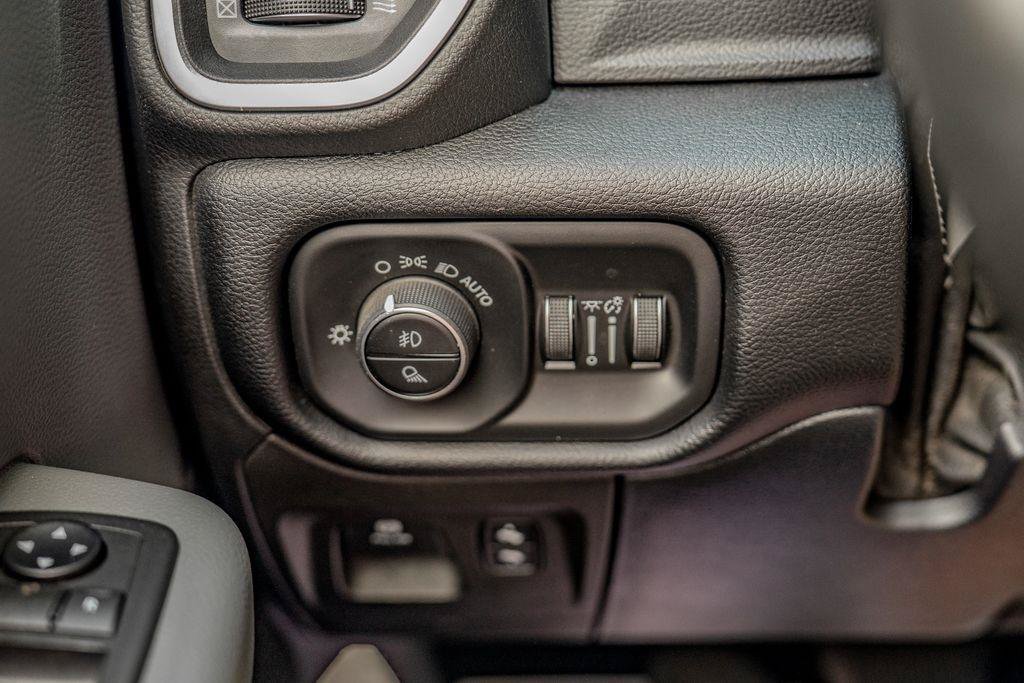 Used 2019 RAM 1500 Big Horn AWD/4WD image 30