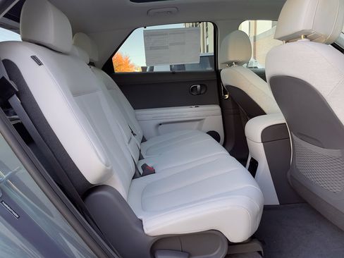 New 2026 Hyundai Ioniq 5 Limited image 19