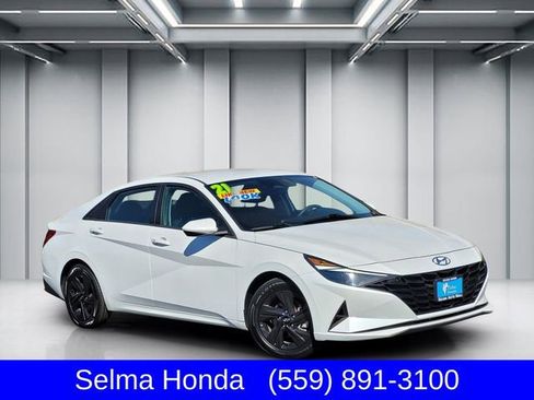 Used 2021 Hyundai Elantra SEL image 1
