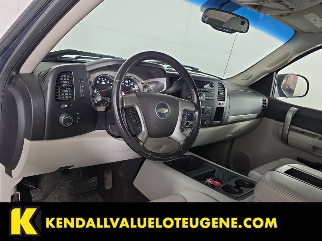 Used 2007 Chevrolet Silverado 1500 LT AWD/4WD image 3