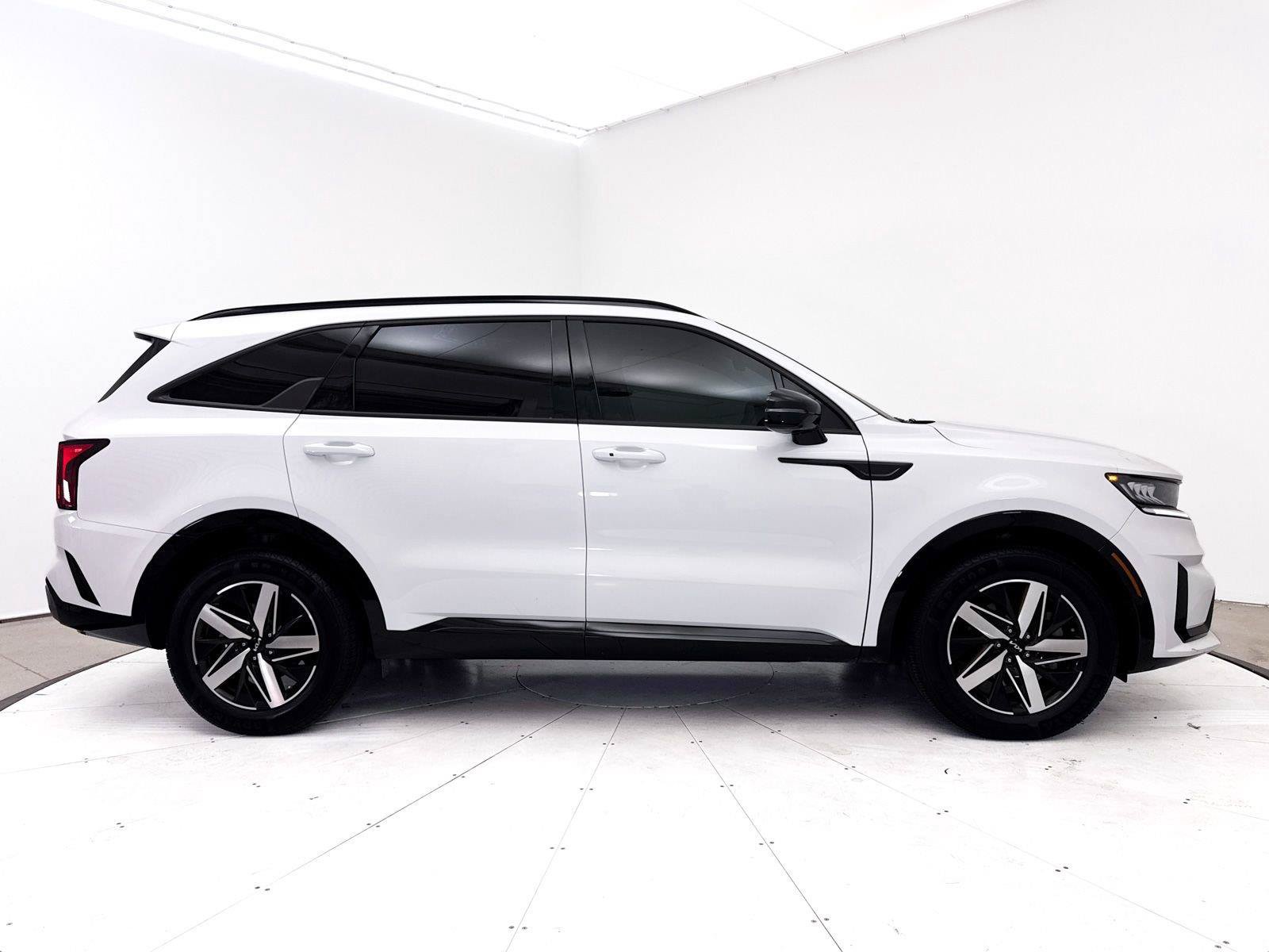 Used 2023 Kia Sorento S w/ Panoramic Sunroof Package FWD image 40