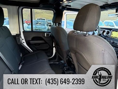 Used 2023 Jeep Wrangler Unlimited Sahara w/ Cold Weather Group AWD/4WD image 35