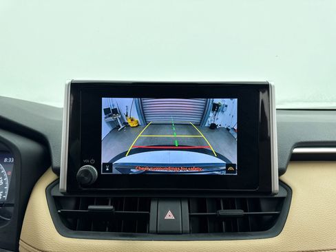 Used 2023 Toyota RAV4 XLE image 7