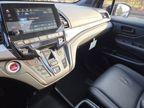 Used 2023 Honda Odyssey Sport image 43