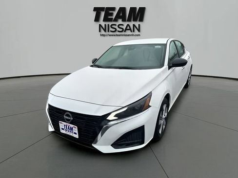 Certified 2025 Nissan Altima 2.5 S FWD image 11