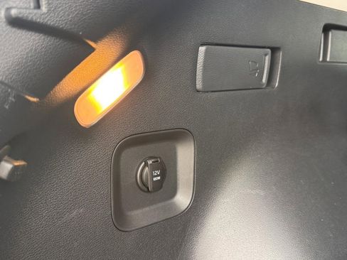 Used 2025 Kia Sportage LX image 17