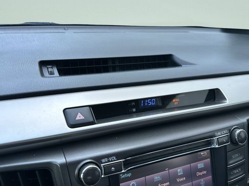 Used 2015 Toyota RAV4 XLE FWD image 17