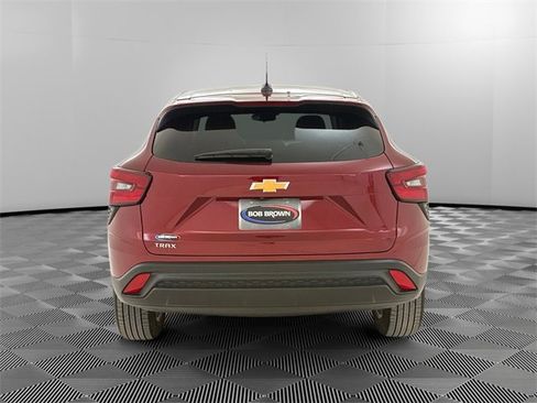 Used 2024 Chevrolet Trax LS w/ LS Convenience Package image 4