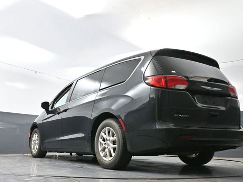 Used 2023 Chrysler Voyager LX FWD image 31