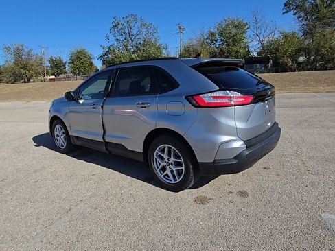 Certified 2022 Ford Edge SE image 7