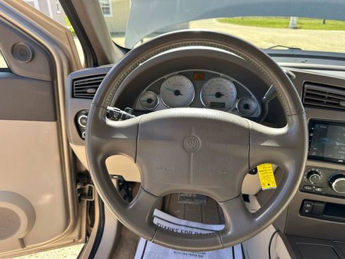 Used 2004 Buick Rendezvous AWD image 17