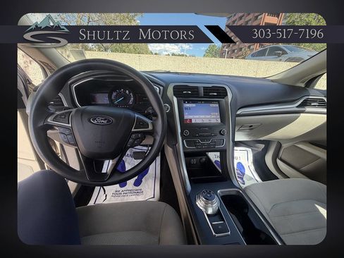 Used 2019 Ford Fusion SE FWD image 18