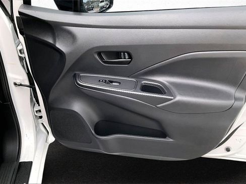 Used 2020 Nissan Versa S image 28