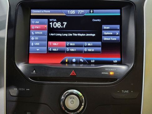 Used 2014 Ford Explorer XLT w/ Equipment Group 202A AWD/4WD image 30