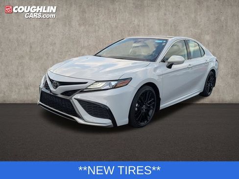 Used 2024 Toyota Camry XSE FWD image 4