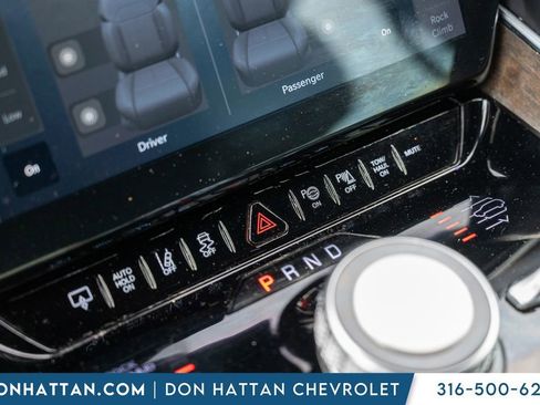Used 2023 Jeep Grand Wagoneer Series II AWD/4WD image 12
