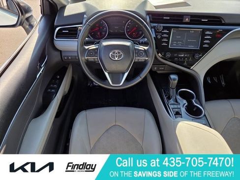 Used 2018 Toyota Camry XSE FWD image 13