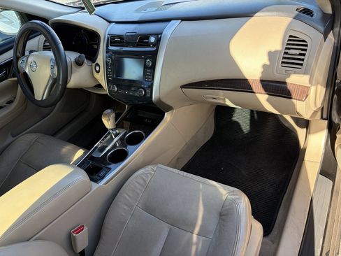Used 2014 Nissan Altima 2.5 SL w/ Technology Package FWD image 11