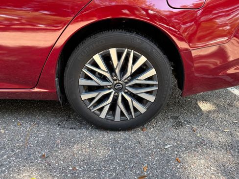 Used 2025 Nissan Altima 2.5 SV FWD image 30
