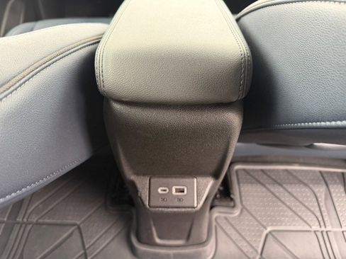 Used 2023 Chevrolet Bolt EUV LT w/ Convenience Package FWD image 39