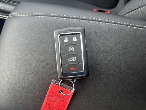 New 2025 Jeep Grand Cherokee Laredo X w/ Luxury Tech Group I image 29