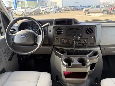 Used 2014 Ford E-150 and Econoline 150 image 24