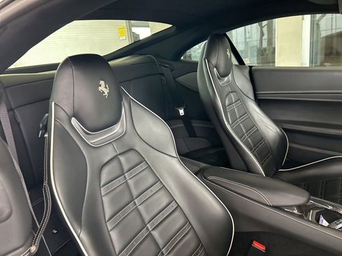 Used 2019 Ferrari Portofino Base image 36