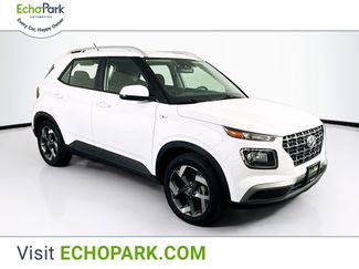 Used 2024 Hyundai Venue SEL image 1