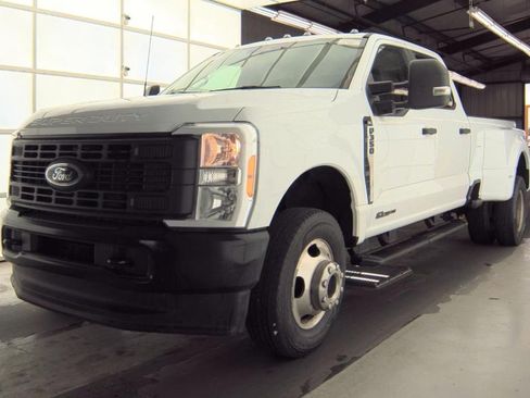 Used 2023 Ford F350 XL image 3