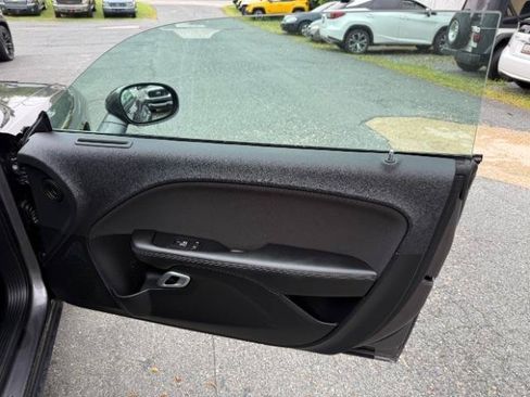 Used 2016 Dodge Challenger R/T w/ Driver Convenience Group RWD image 6