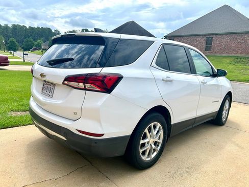 Used 2022 Chevrolet Equinox LT FWD image 2