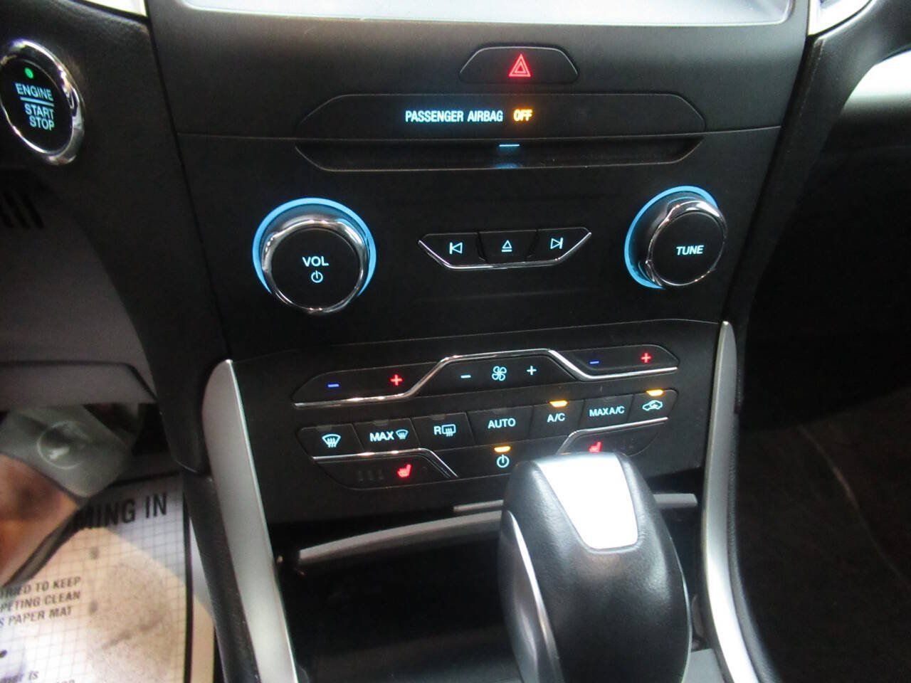 Used 2018 Ford Edge SEL w/ Equipment Group 201A AWD/4WD image 21