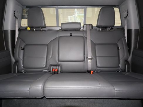 Used 2025 GMC Sierra 1500 SLT w/ SLT Premium Plus Package AWD/4WD image 32