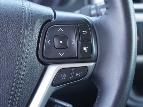 Used 2019 Toyota Highlander SE AWD/4WD image 28