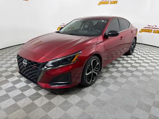 Used 2023 Nissan Altima 2.5 SR w/ SR Premium Package FWD video 1