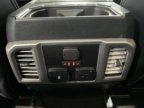 Used 2019 Ford F150 Platinum w/ Equipment Group 701A Luxury image 38