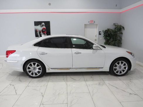Used 2012 Hyundai Equus Signature image 2