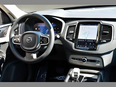 Certified 2023 Volvo XC90 B6 Ultimate w/ Protection Package Premier AWD/4WD image 19