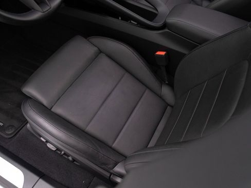 Used 2024 Porsche Macan 4 Electric image 17