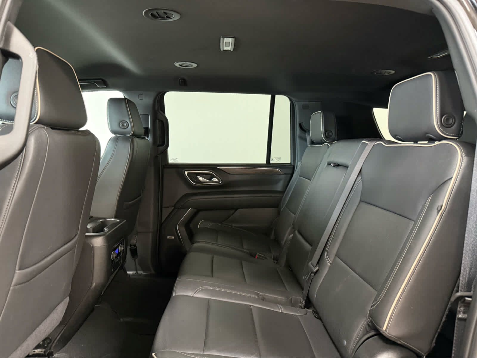 Used 2024 Chevrolet Suburban Premier AWD/4WD image 15