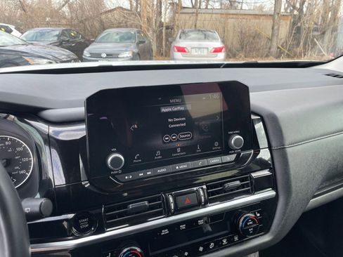 Used 2025 Nissan Pathfinder SV image 20