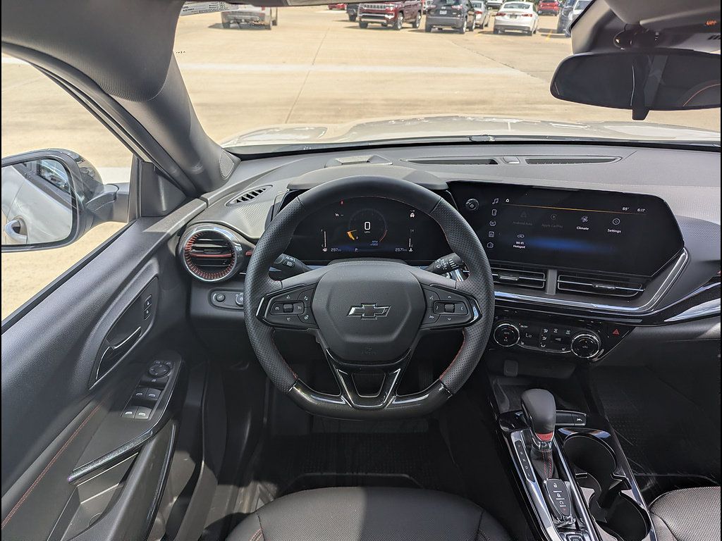 Used 2026 Chevrolet Trax RS w/ Sunroof Package FWD image 3