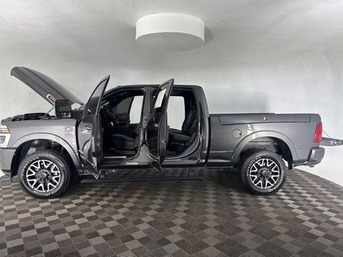 Used 2025 RAM 3500 Limited image 9