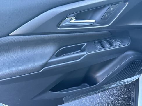 New 2026 Chevrolet Equinox EV LT image 21