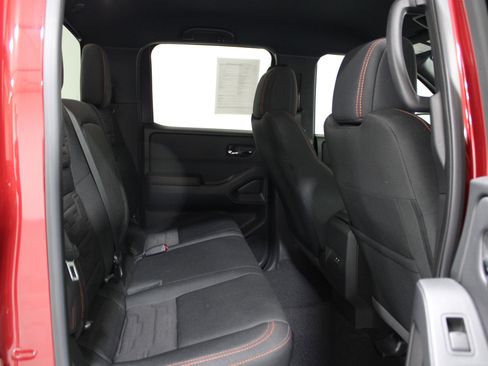 Used 2025 Nissan Frontier PRO-4X AWD/4WD image 23